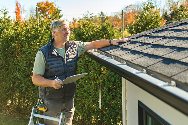 Professional Roof Leak Repair technician working in Dunedin, FL